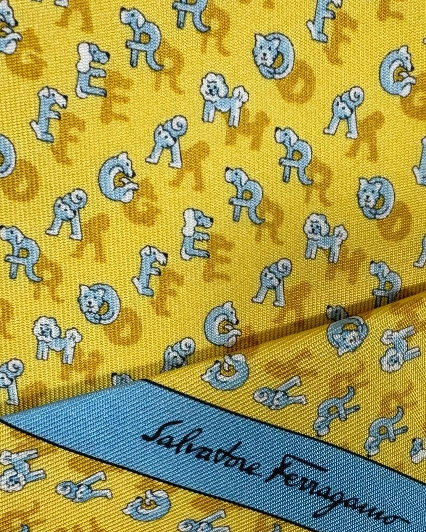 
Ferragamo Tie Yellow Lucky Chain Logo Letters