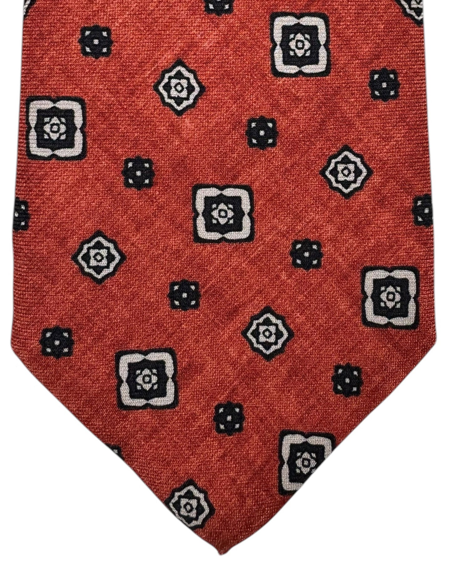 New Kiton Sevenfold Tie Orange Medallion 
